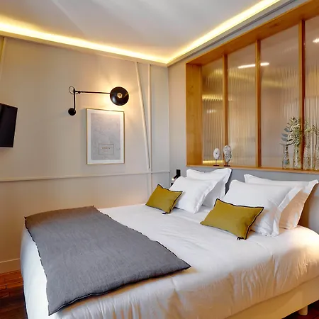 Tinah Paris, Réaumur - Montorgeuil 3*